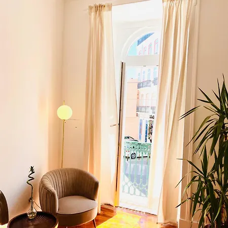 The Royal Garden In Principe Real Apartment *